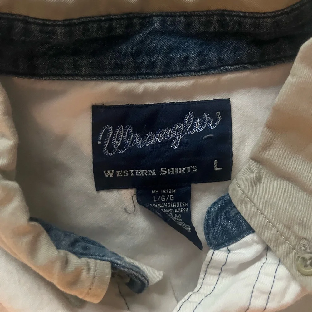 Wrangler Blue and Cream Denim Shirt - Picture 4 of 4